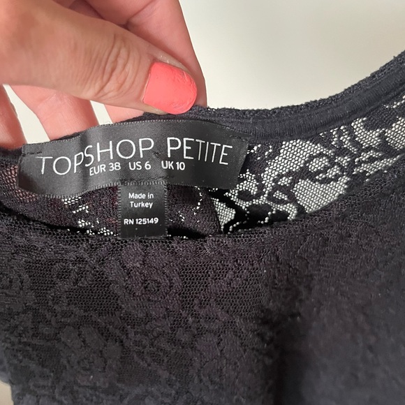 Black lace crop top - Picture 2 of 2